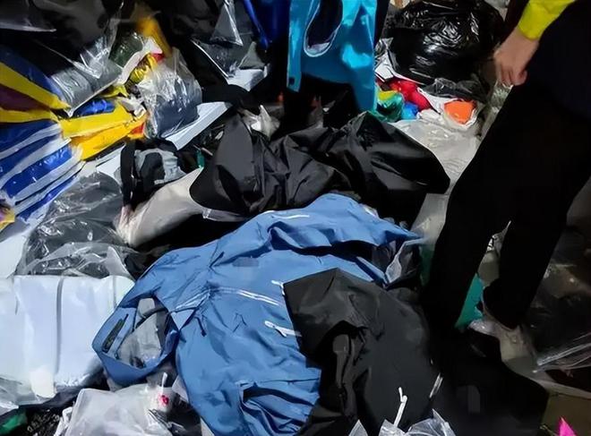 中产圈里最火爆的“假货”终于被戳破了爱游戏ayx网站一年销售超100亿(图6)
